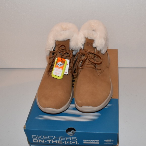 🔥SOLD🔥Skechers Lush Women's Lace-Up Fur Boot - Picture 6 of 9